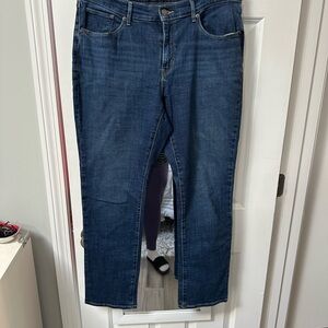 Levi’s Classic Straight Dark Wash Women’s Jeans Size 31